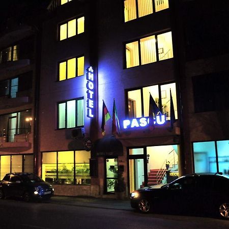 Hotel Pascu Bucarest Exterior foto